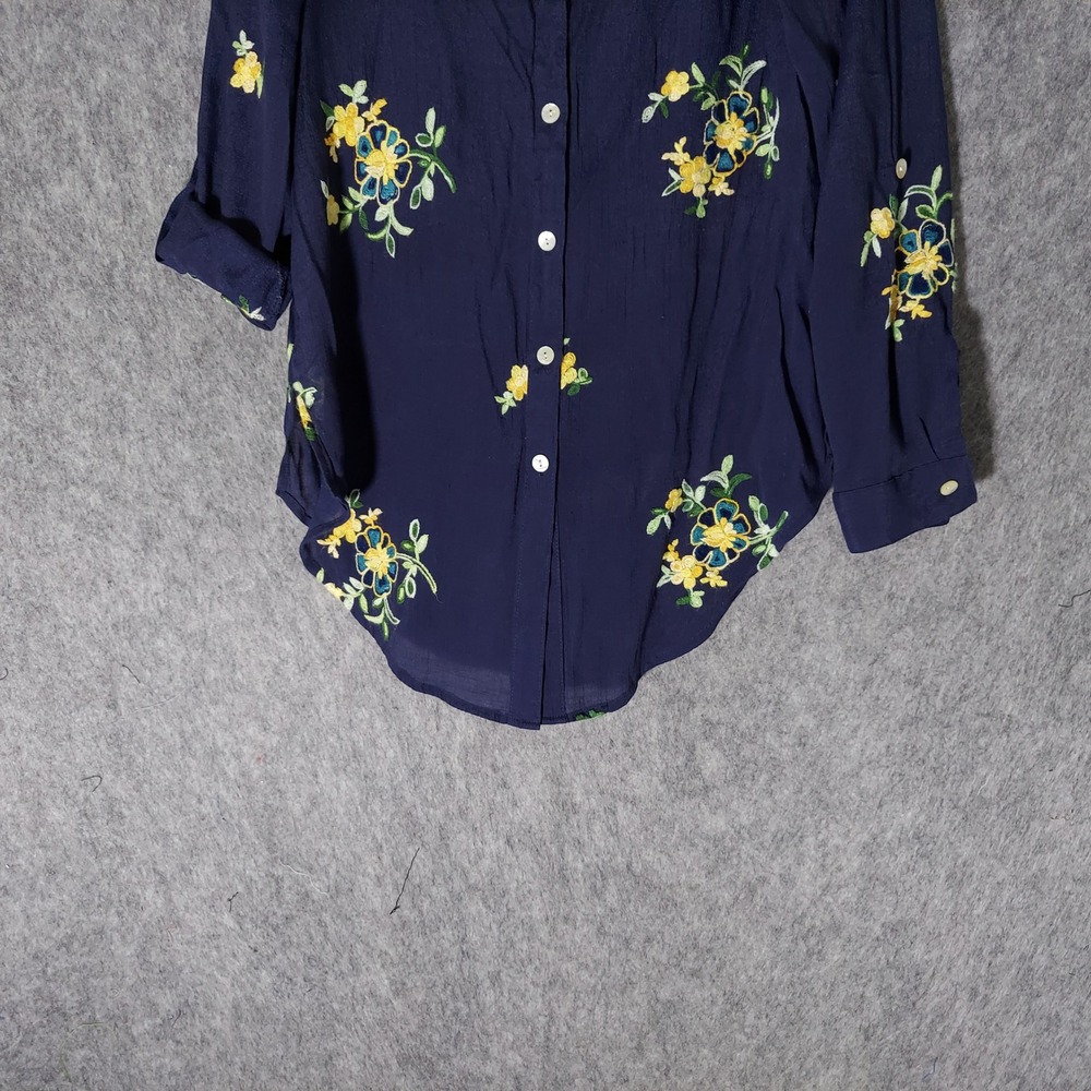 Anthropologie Figueroa & Flower Blouse M Navy Crepe Embroidered Roll Tab Sleeve - Picture 2 of 7